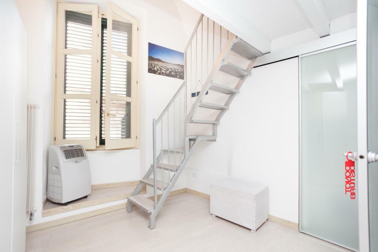 La Piccola Dimora Dell' Alcantarine Apartment Lecce Luaran gambar