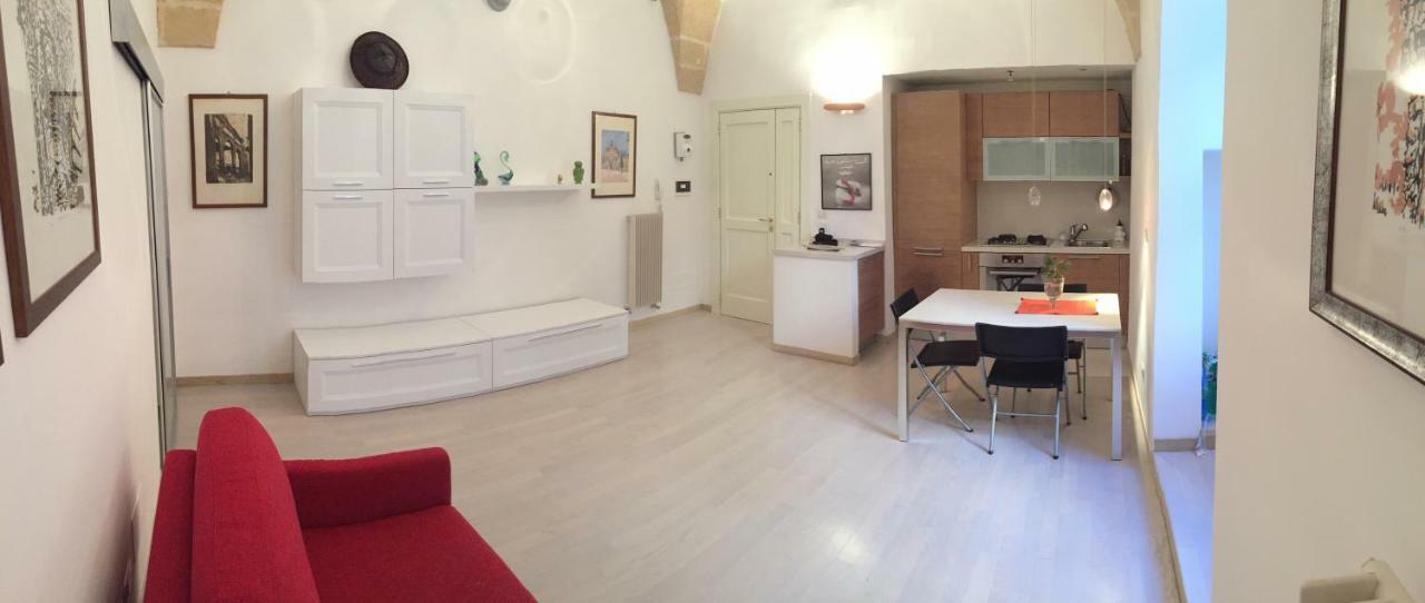 La Piccola Dimora Dell' Alcantarine Apartment Lecce Luaran gambar